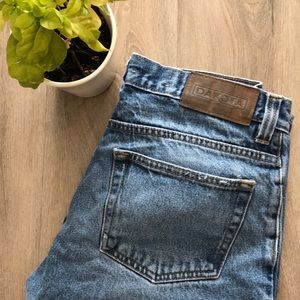 Dakota mom jeans 👖